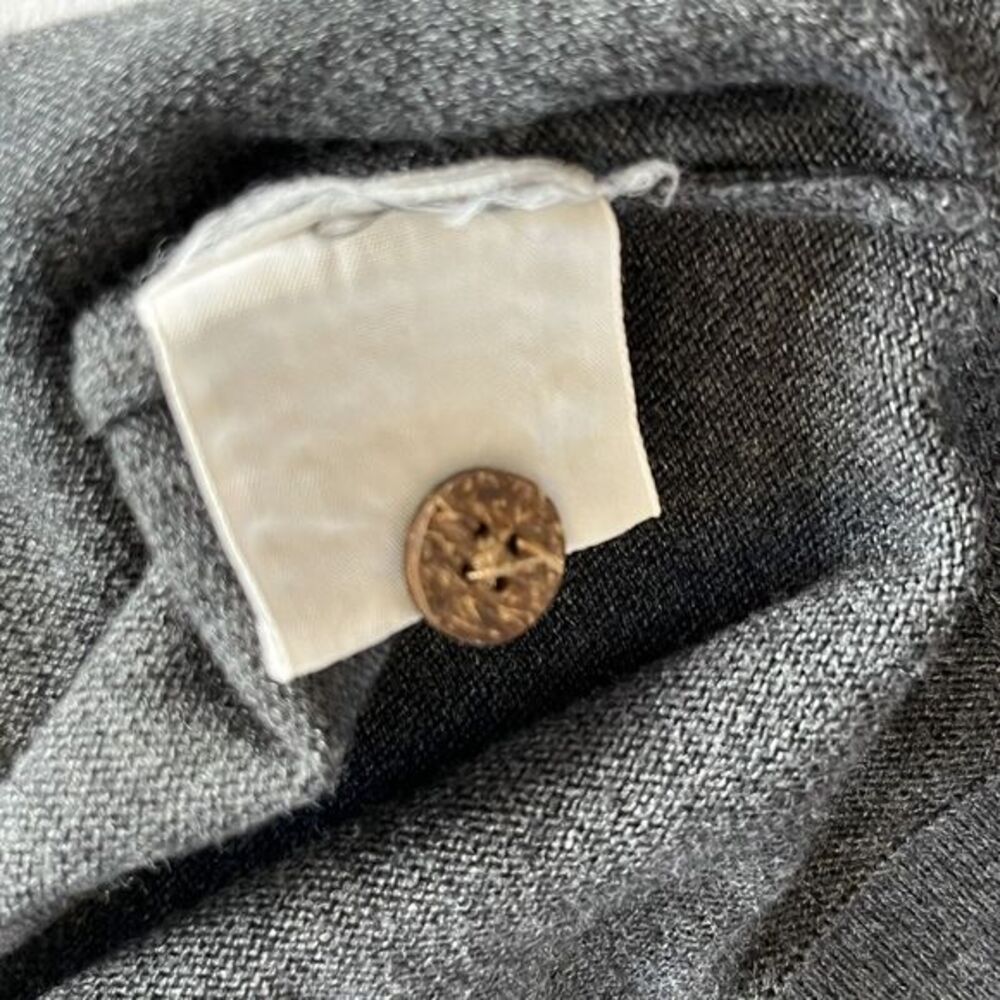 Tommy Bahama Mens Long Sleeve Modal/Cotton 2 Button Placket Sweater Gray‎ Medium - Picture 6 of 11